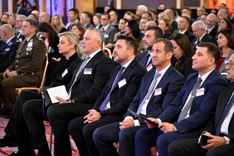 4 bbb konferencija_obrana30-051125.jpg